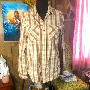 Beautiful Women’s Button Down Plaid shirt by “Merrell”!